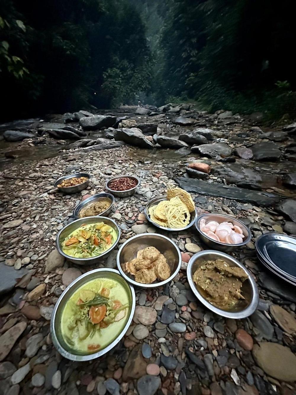 Batu Kapal Guest House & Jungle Trekking Bukit Lawang Ngoại thất bức ảnh