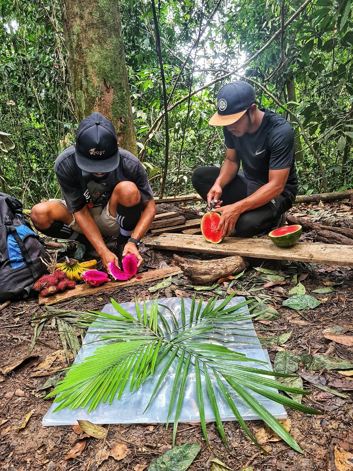 Batu Kapal Guest House & Jungle Trekking Bukit Lawang Ngoại thất bức ảnh