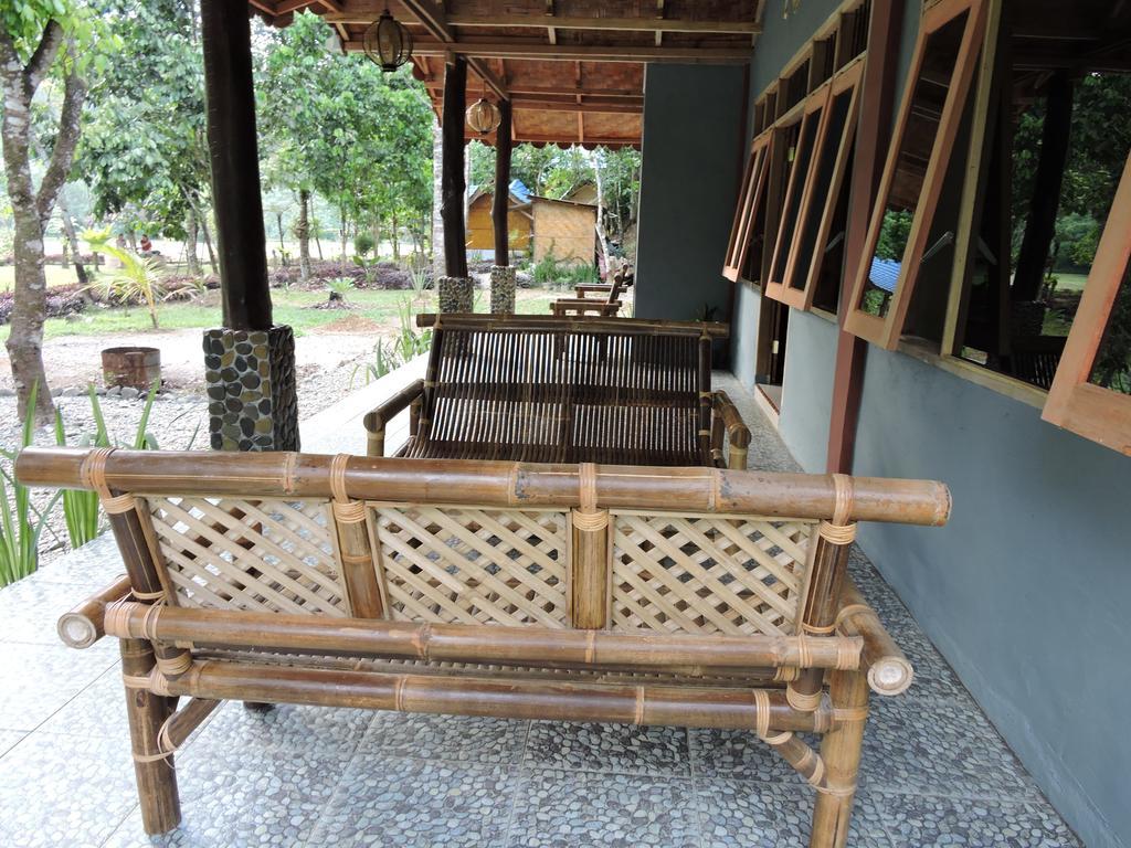 Batu Kapal Guest House & Jungle Trekking Bukit Lawang Ngoại thất bức ảnh