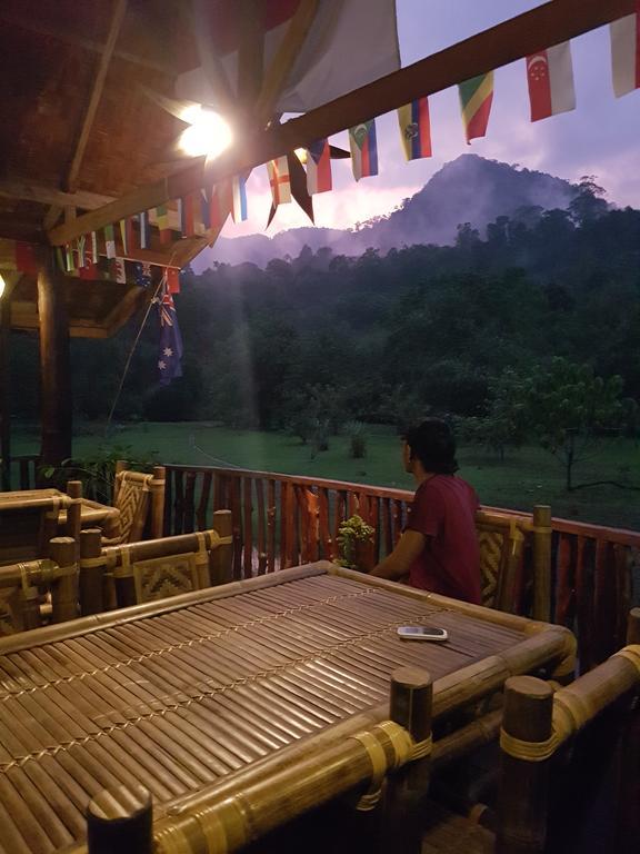 Batu Kapal Guest House & Jungle Trekking Bukit Lawang Ngoại thất bức ảnh